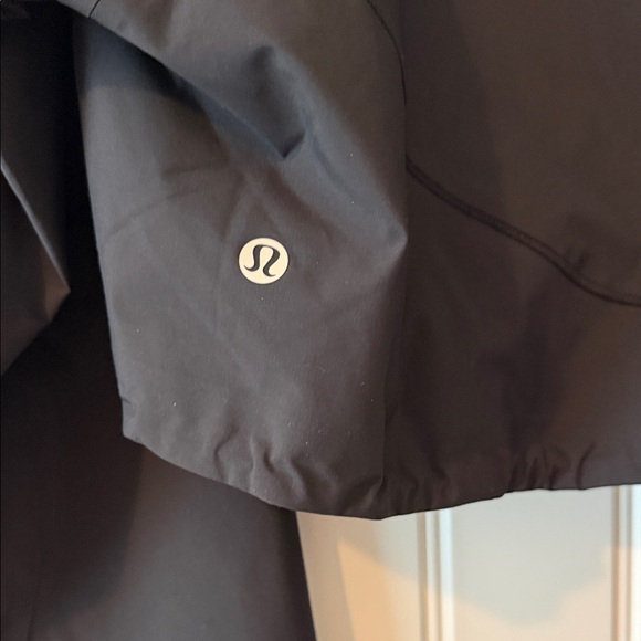 Lululemon Cropped Jacket - Picture 9 of 10